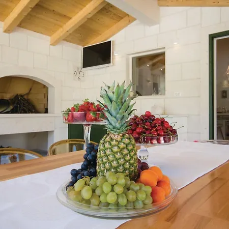 別荘 Luxury Malo トロギール