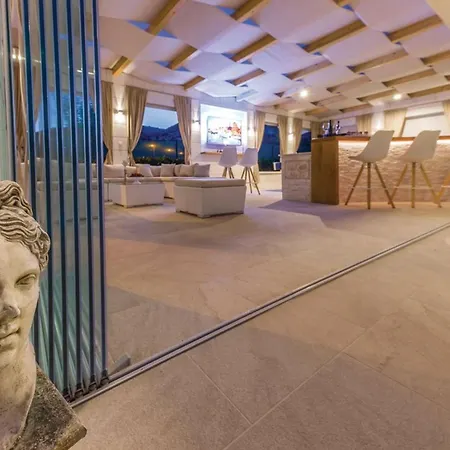 Luxury Malo Feriehus